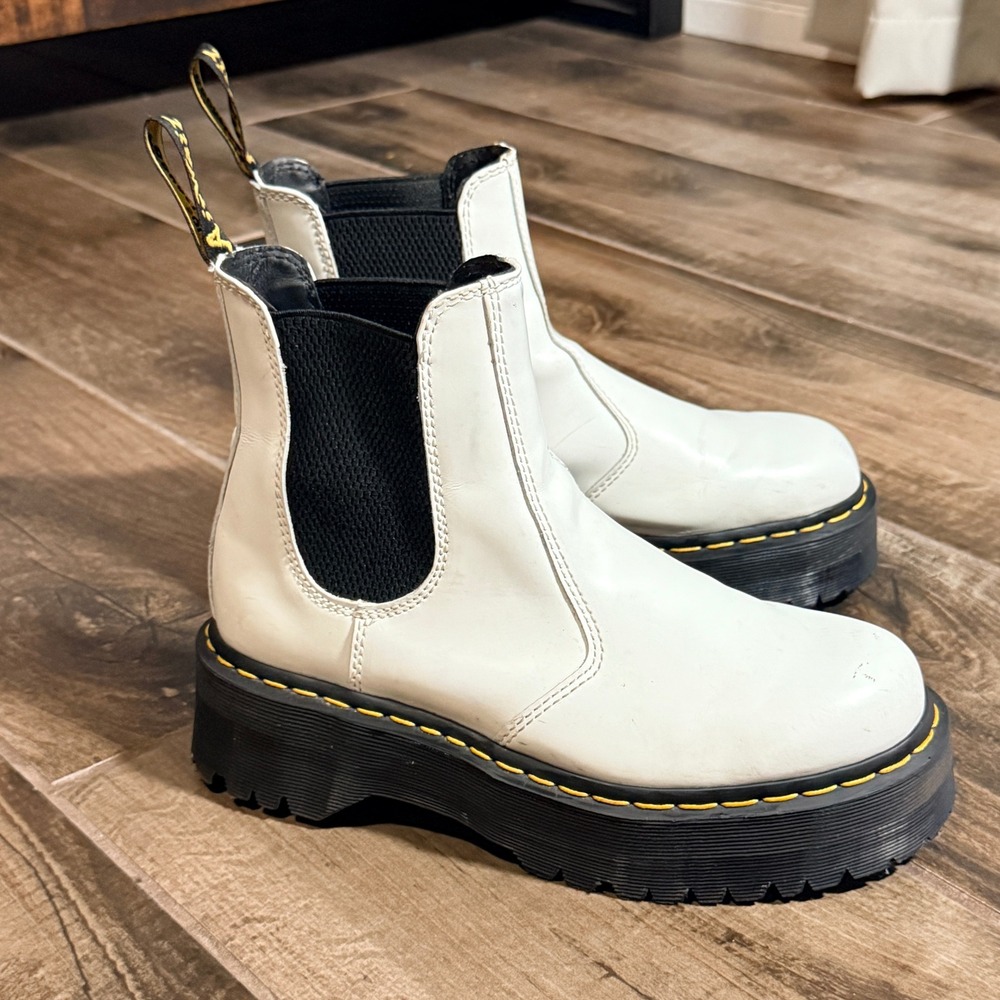 Dr. Martens 2976 Smooth Leather‎ Platform Chelsea Boots, 8W/7M
